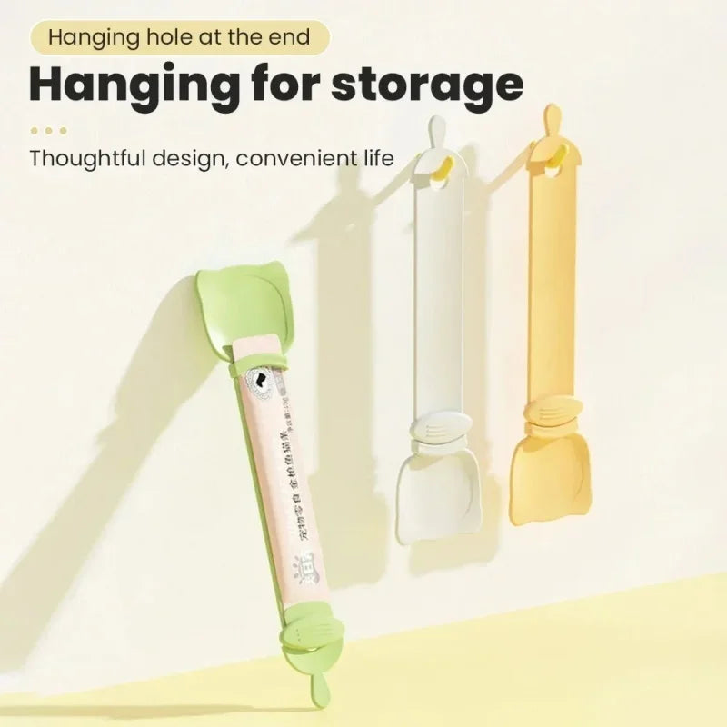 New Cat Treat Squeeze Spoon - Mess-Free Pet Feeding Tool for Cats, Snack Scoop, and Essential Pet Supplies